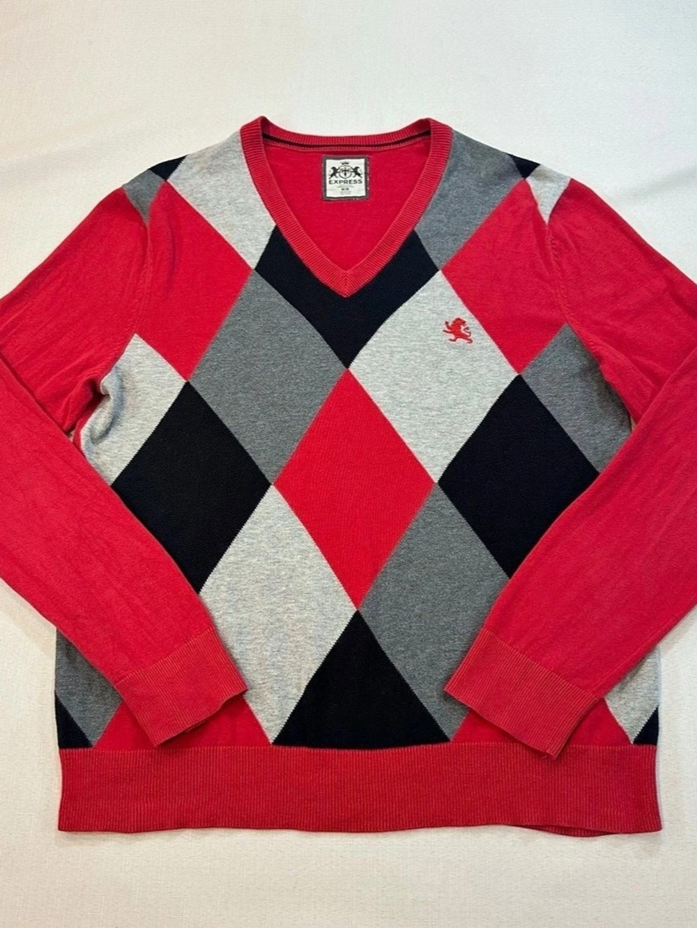 Express Men’s M Red Gray Black Argyle V-Neck Cotton Sweater Preppy 2011